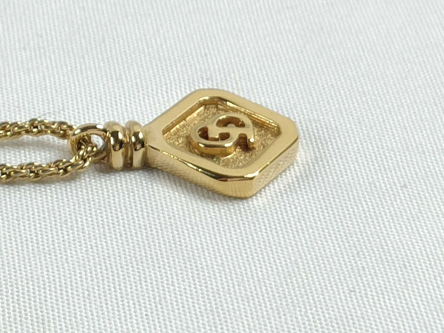 Dior necklace/CD logo necklace