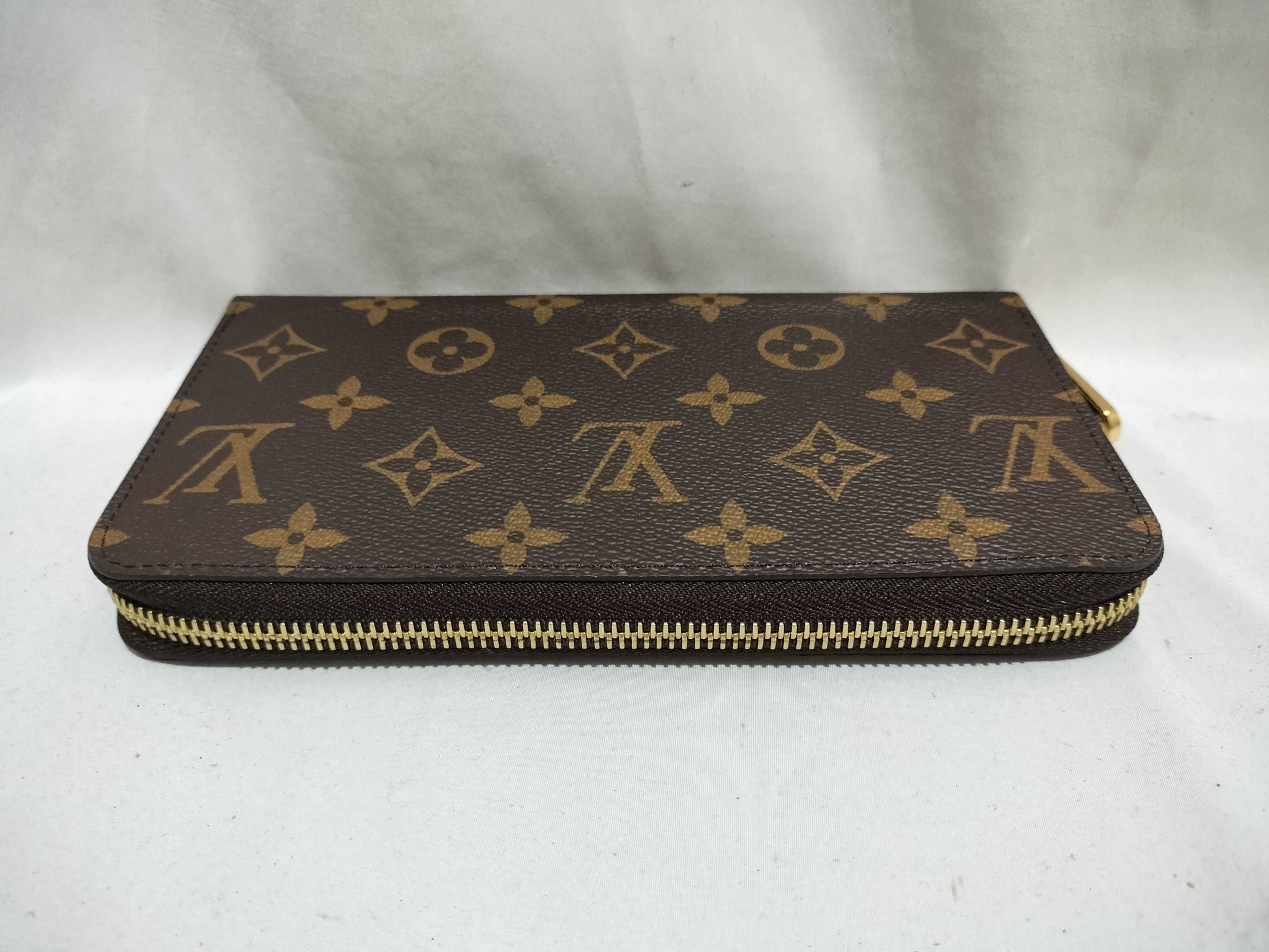 LOUIS VUITTON Monogram Zippy Wallet RFID Wallet