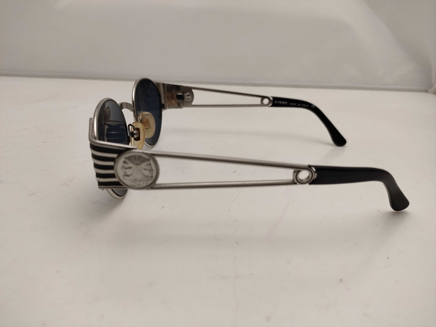 FENDI FS299 Sunglasses/Glasses