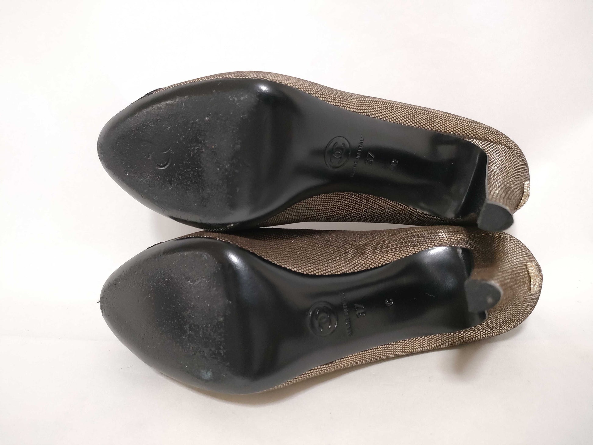 CHANEL Heel Coco Mark Pumps