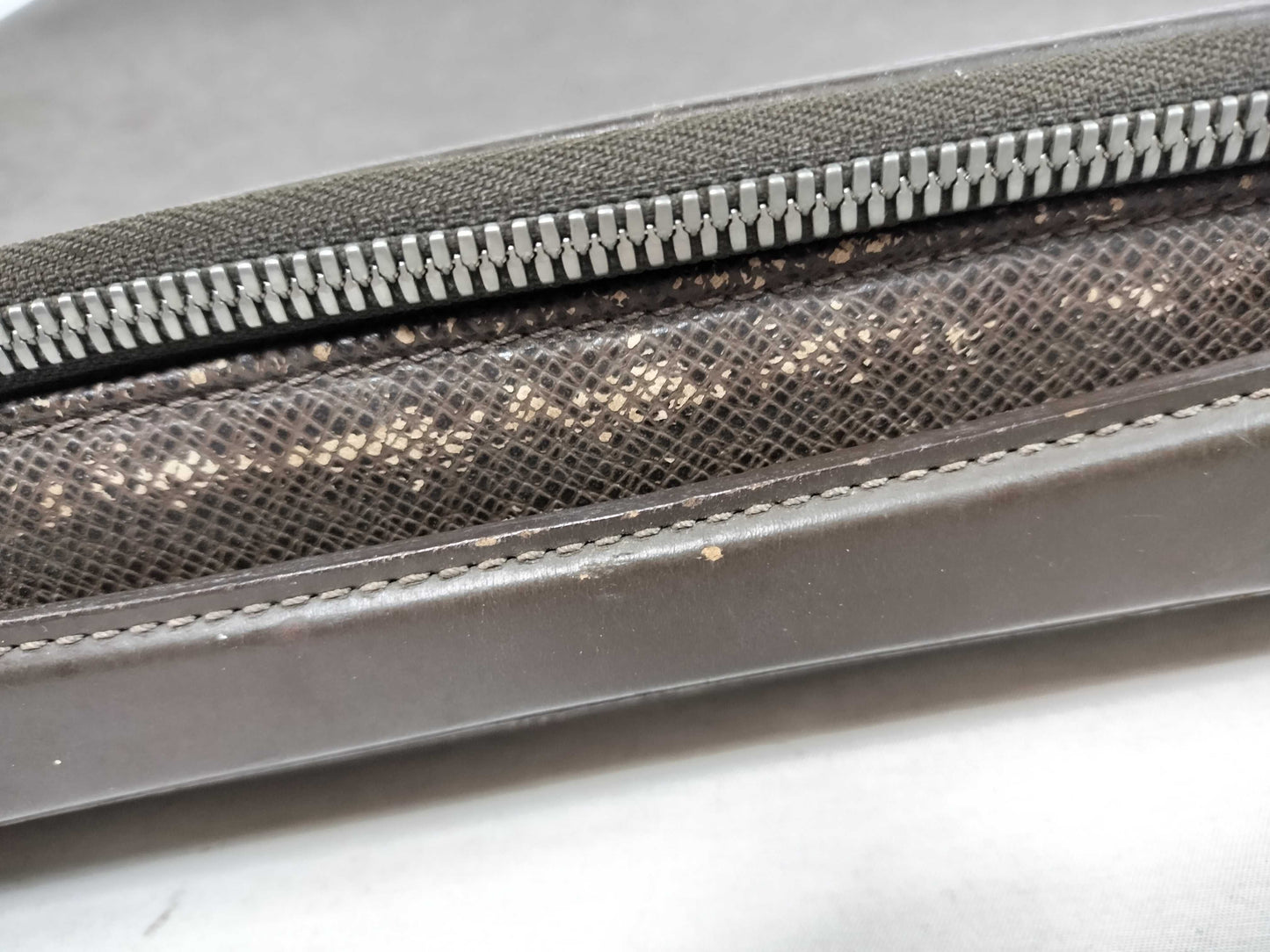 LOUIS VUITTON Taiga Porto Ordinatur Odessa Business Bag