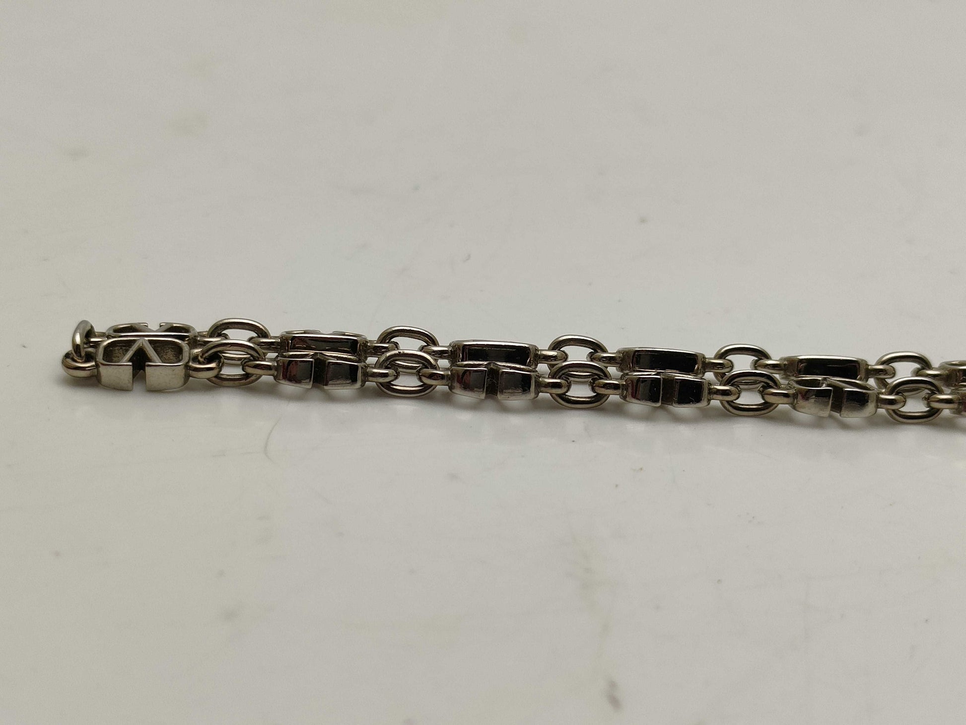 VALENTINO SV color logo necklace necklace