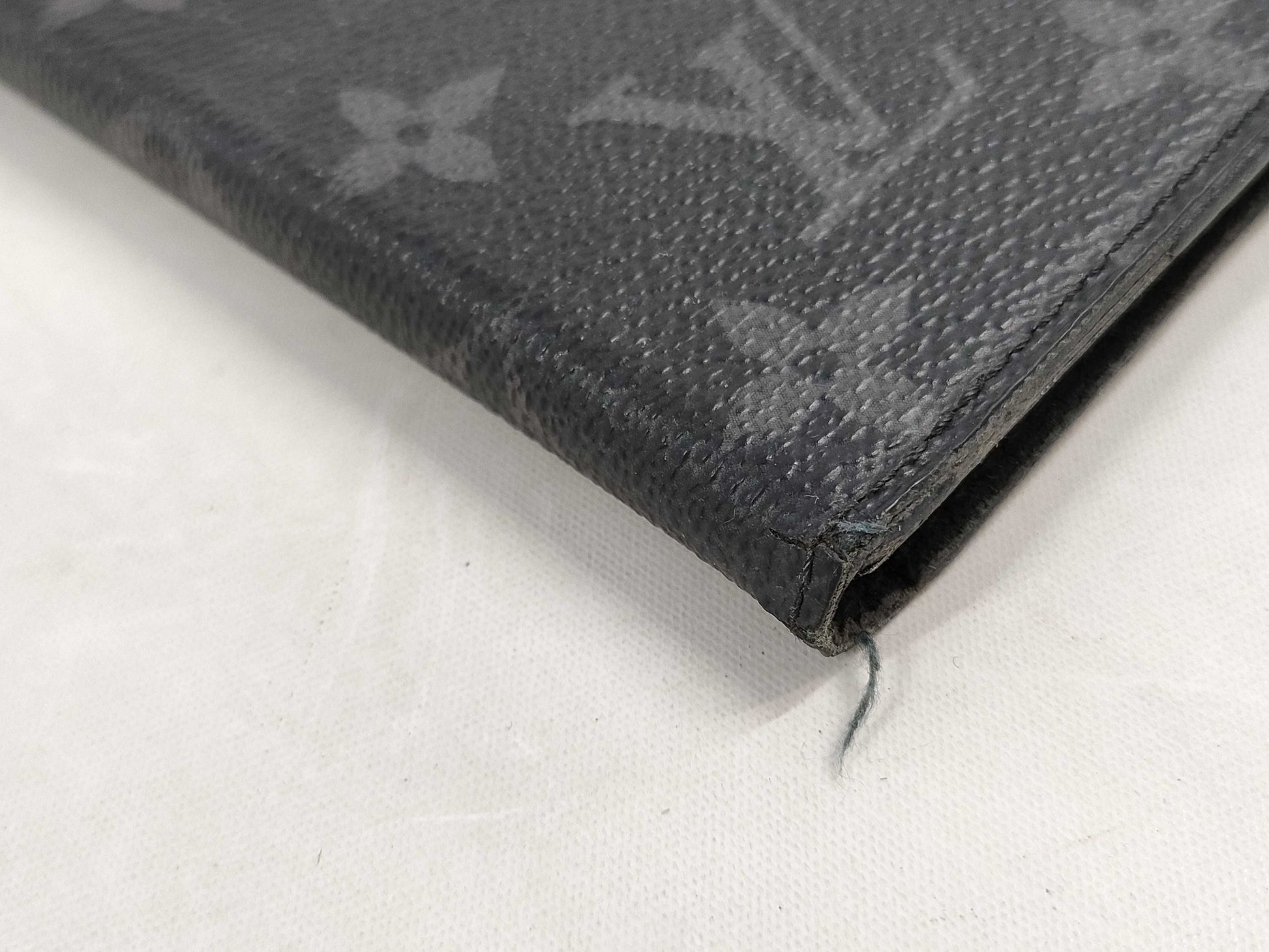 LOUIS VUITTON 4. 4 Louis Vuitton smartphone cases and other accessories