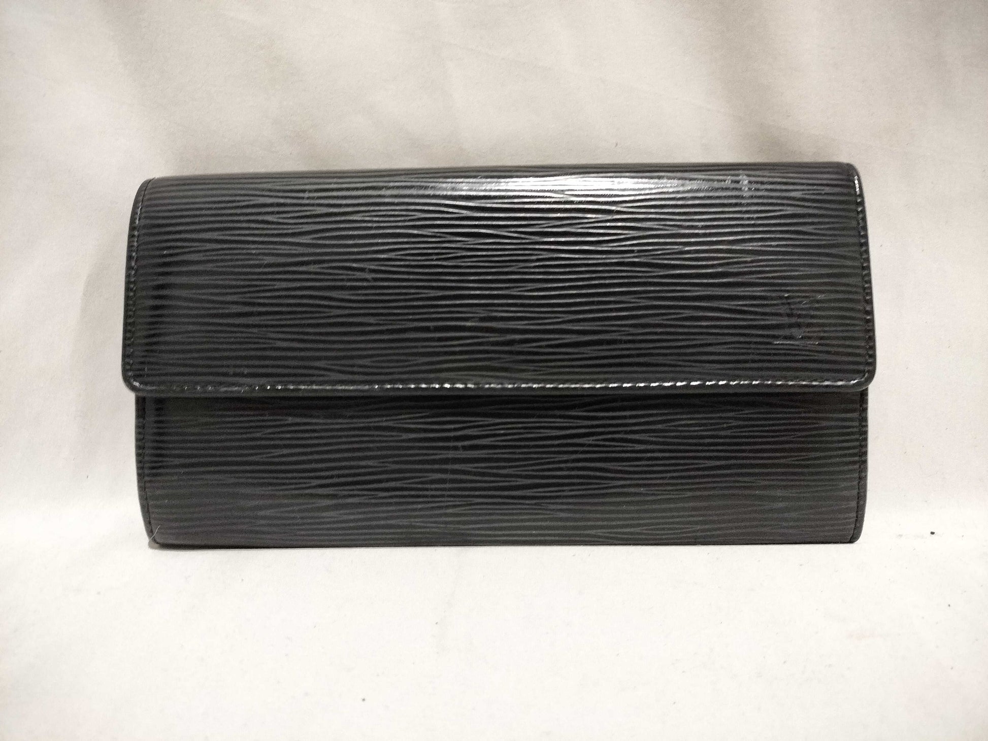 LOUIS VUITTON Epi Portefeuille Sarah Wallet