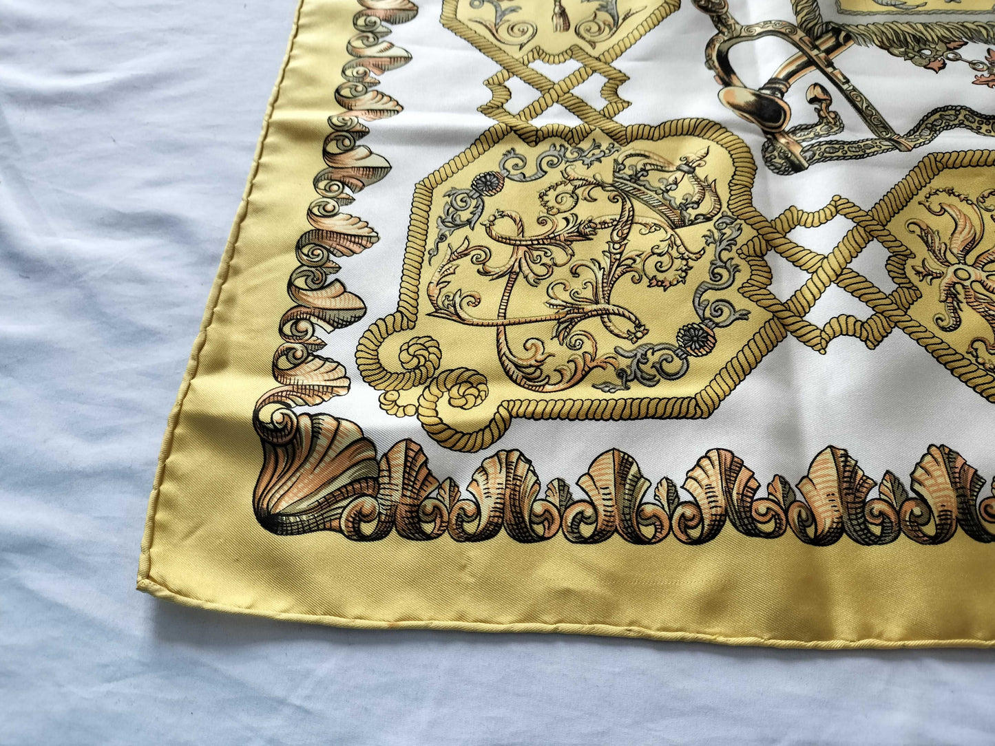 HERMES Carré 90 Lotus Flower Scarf 