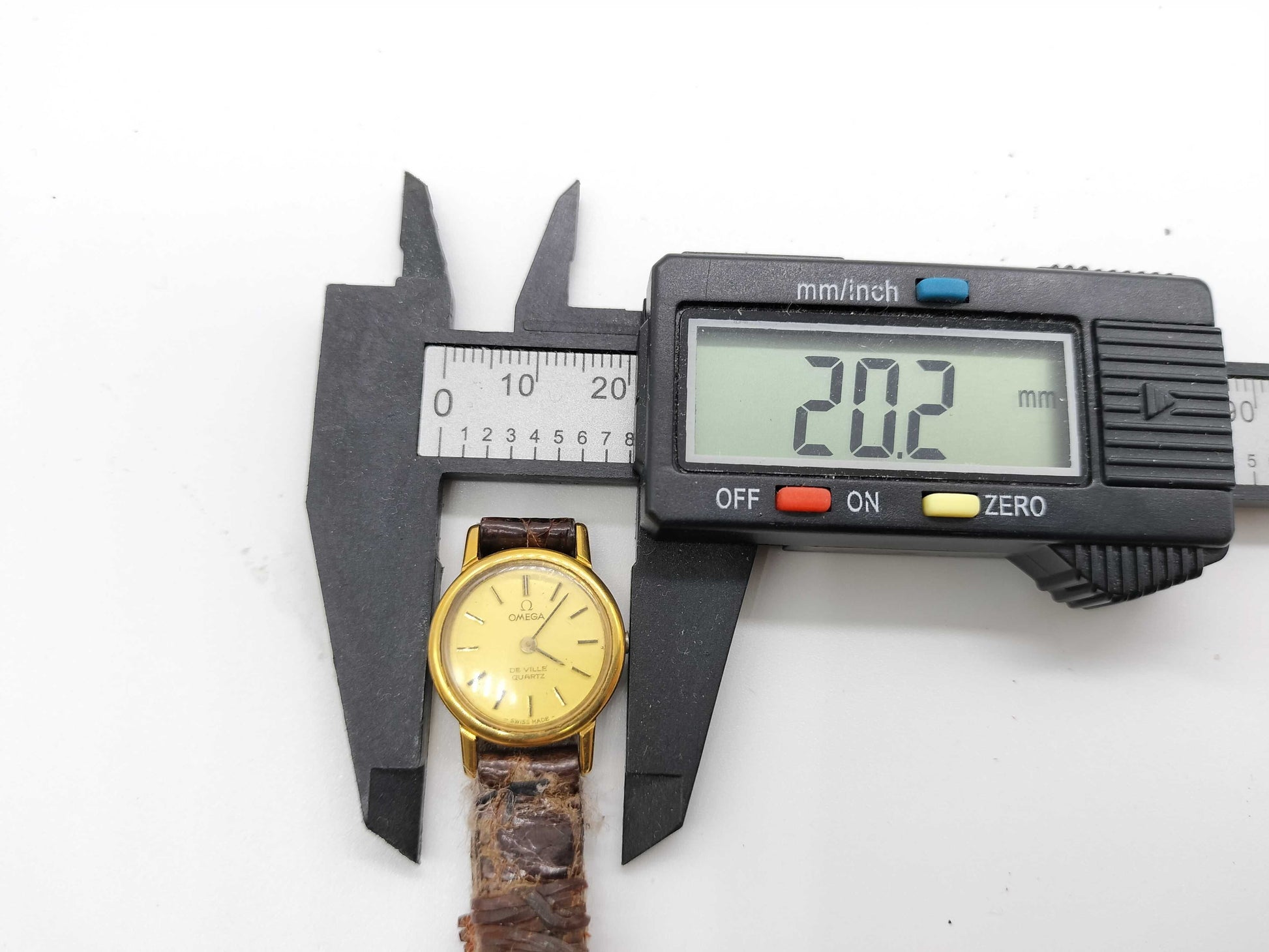 OMEGA De Ville Quartz 20.4 Women's Watch