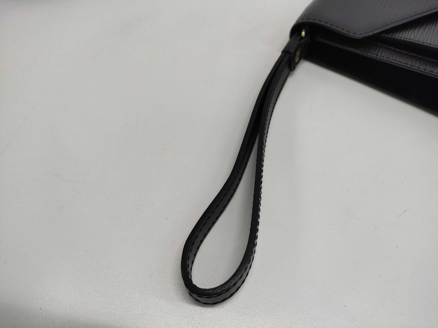 LOUIS VUITTON Epi Second Bag