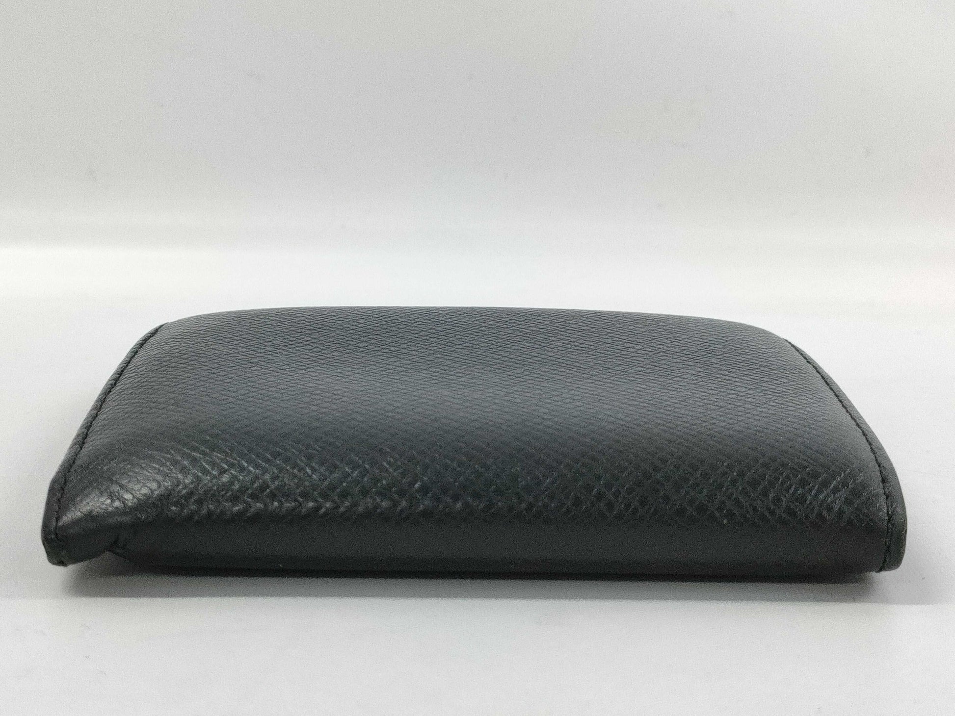 LOUIS VUITTON Taiga Bifold Wallet