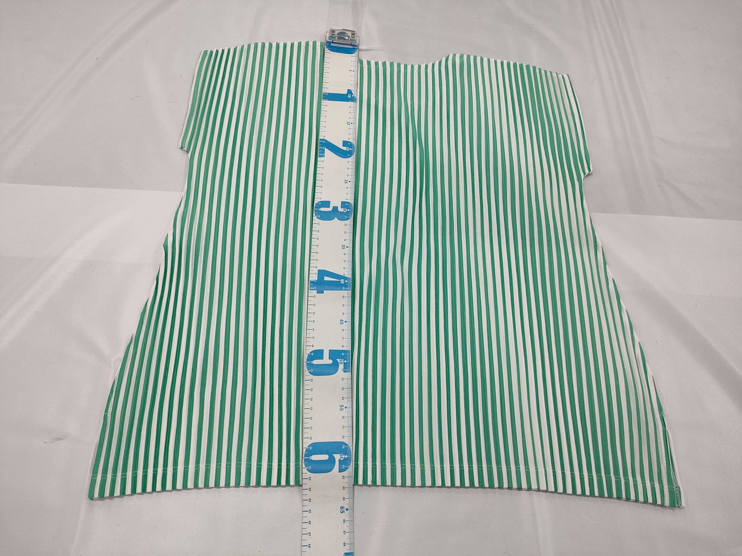 ISSEY MIYAKE Issey Miyake patterned tops