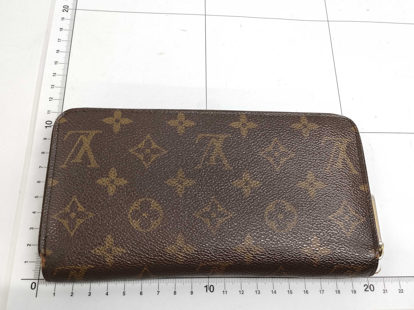 LOUIS VUITTON Monogram Zippy Wallet Wallet