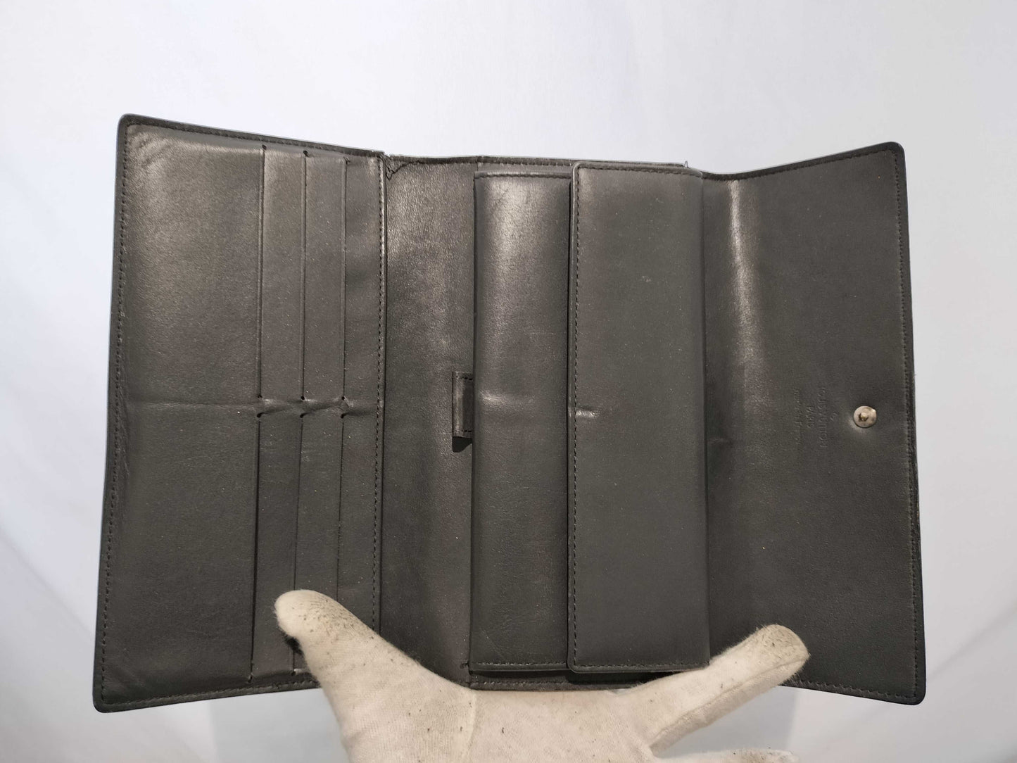 LOUIS VUITTON Vernis Porte Tresor International Zippy Coin Purse Wallet