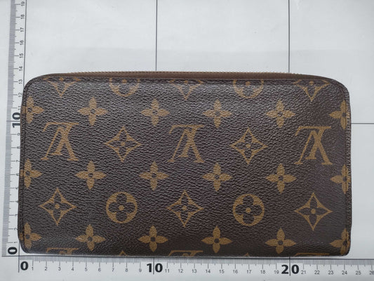 LOUIS VUITTON Monogram M60002 Zippy Organizer Wallet