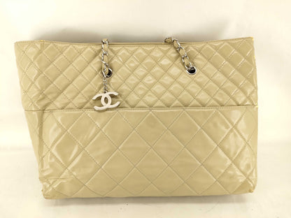 CHANEL Patent/Chain Tote Bag