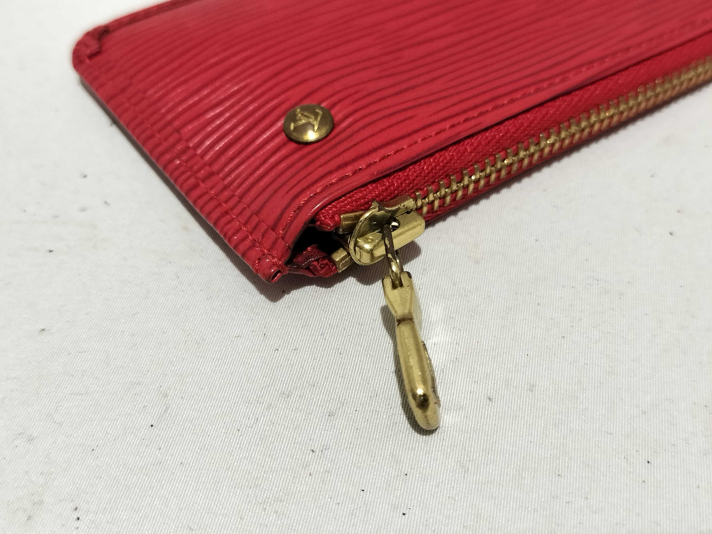 LOUIS VUITTON Epi Pochette Cle Coin Case