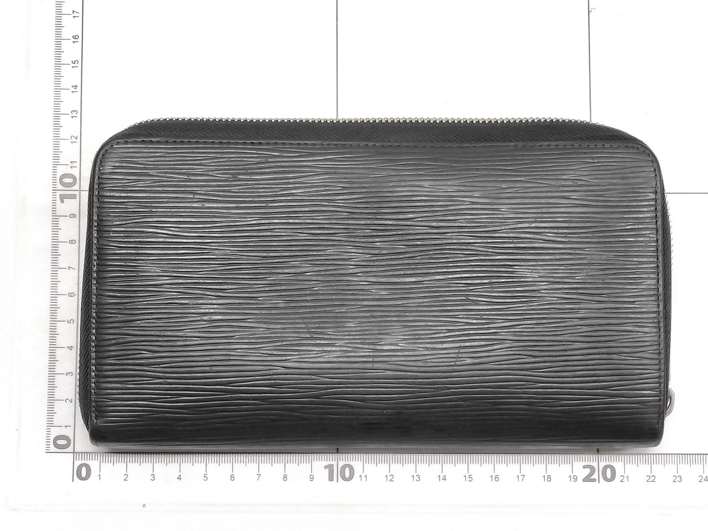 LOUIS VUITTON Epi Zippy Organizer Wallet