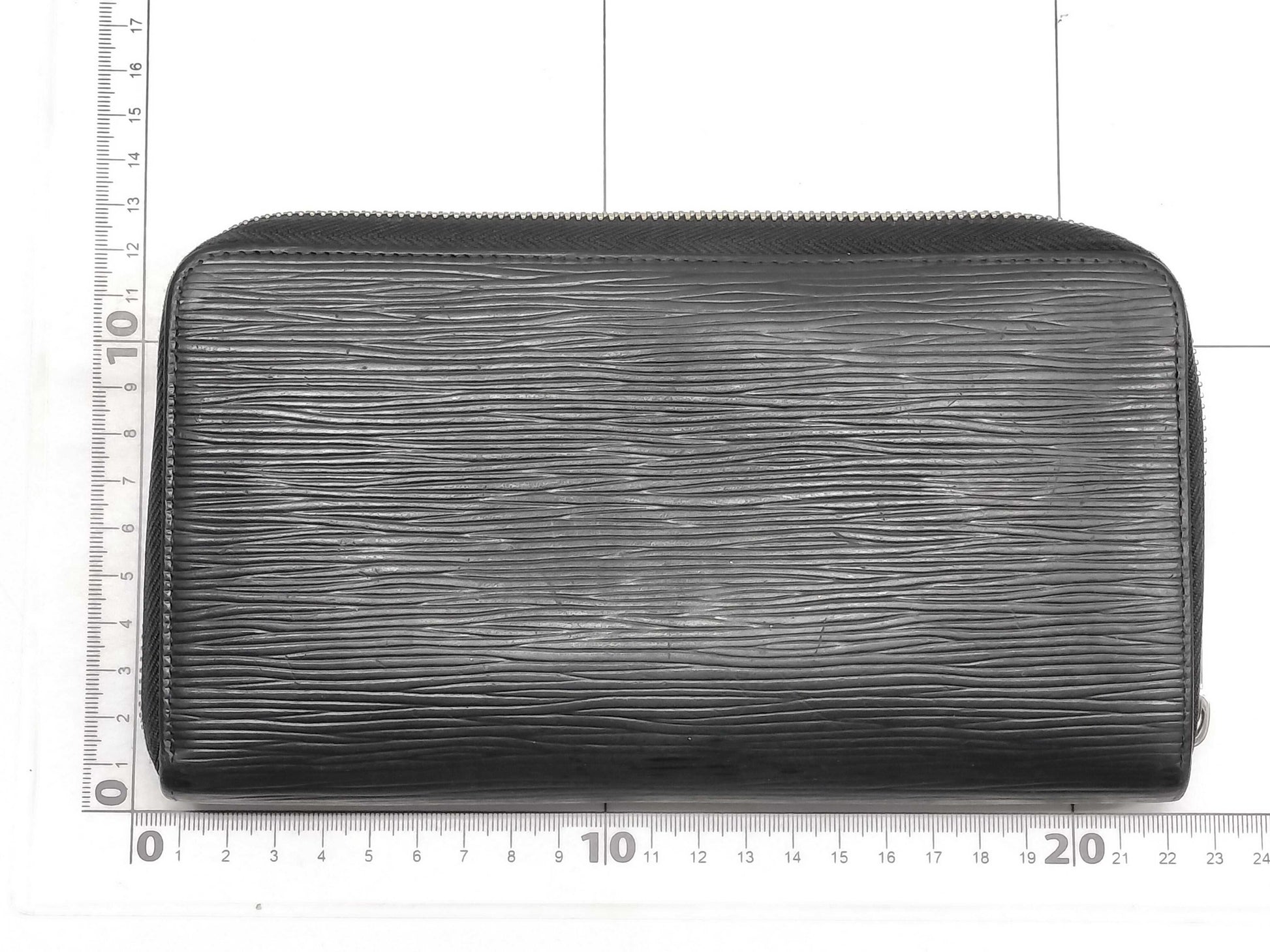 LOUIS VUITTON Epi Zippy Organizer Wallet