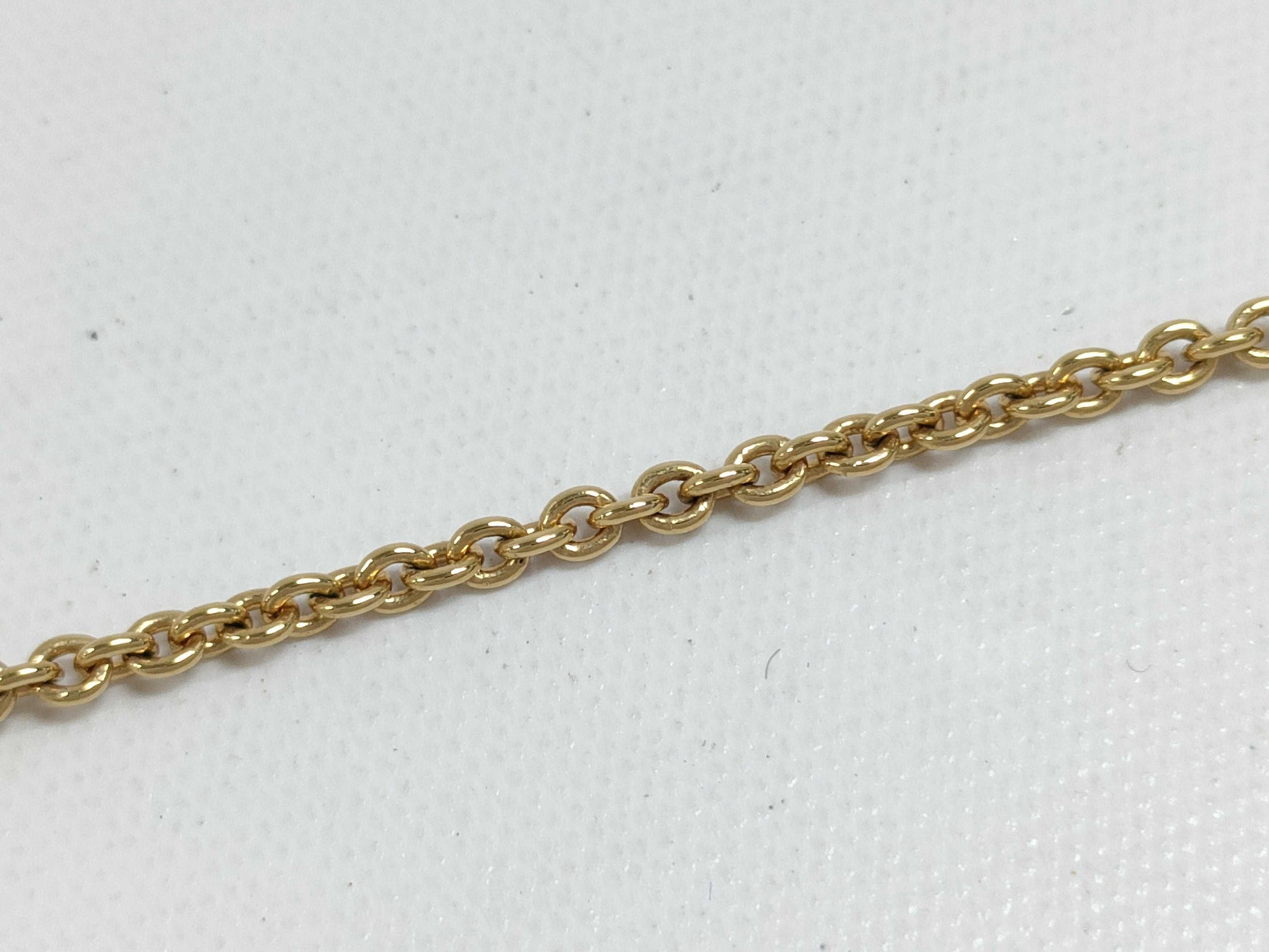 LOUIS VUITTON Essential V M00857 Necklace