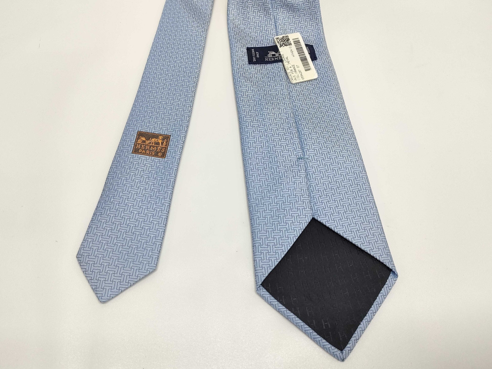 HERMES silk tie