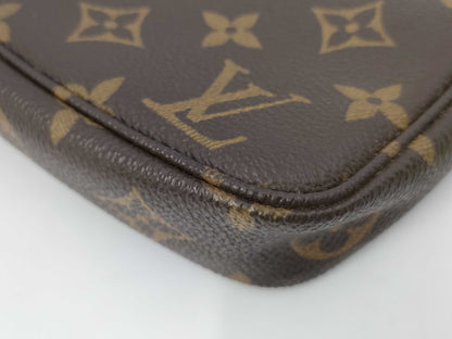 LOUIS VUITTON Monogram Accessoires Pouch