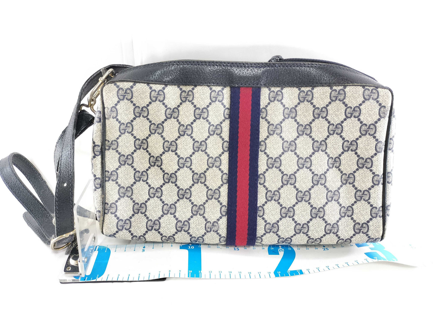 GUCCI GG Supreme Sherry ST Torn Shoulder Bag