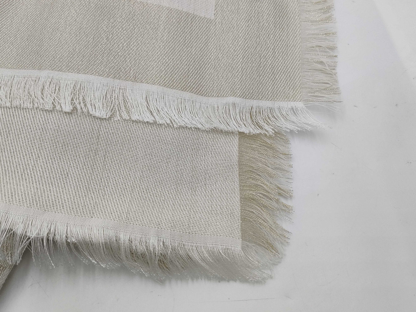 LOUIS VUITTON Large Shawl White Scarf