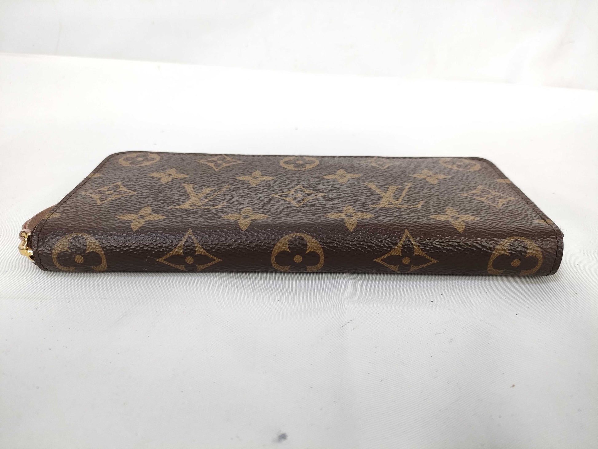 LOUIS VUITTON Monogram Zippy Wallet