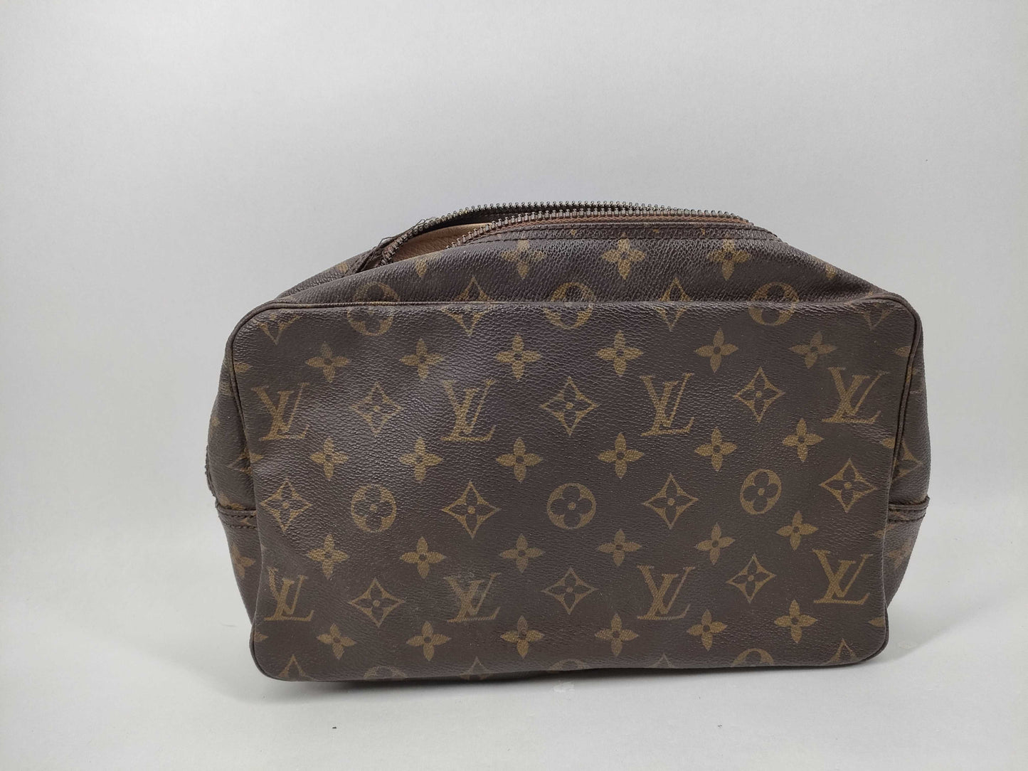LOUIS VUITTON Monogram True Toilet Pouch Pouch