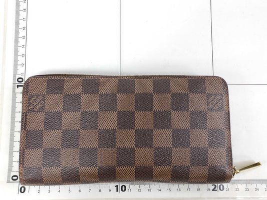 LOUIS VUITTON Damier Zippy Wallet with Illustration Print