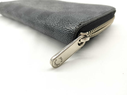 LOUIS VUITTON Damier Zippy Wallet 