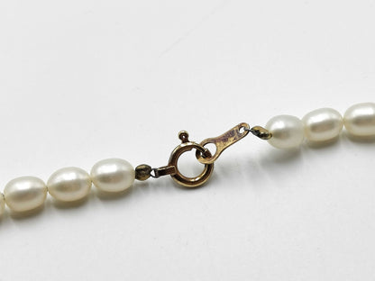 Semi-round pearl necklace, diameter approximately 3.7-3.9mm, 18K gold, 9.1g 
