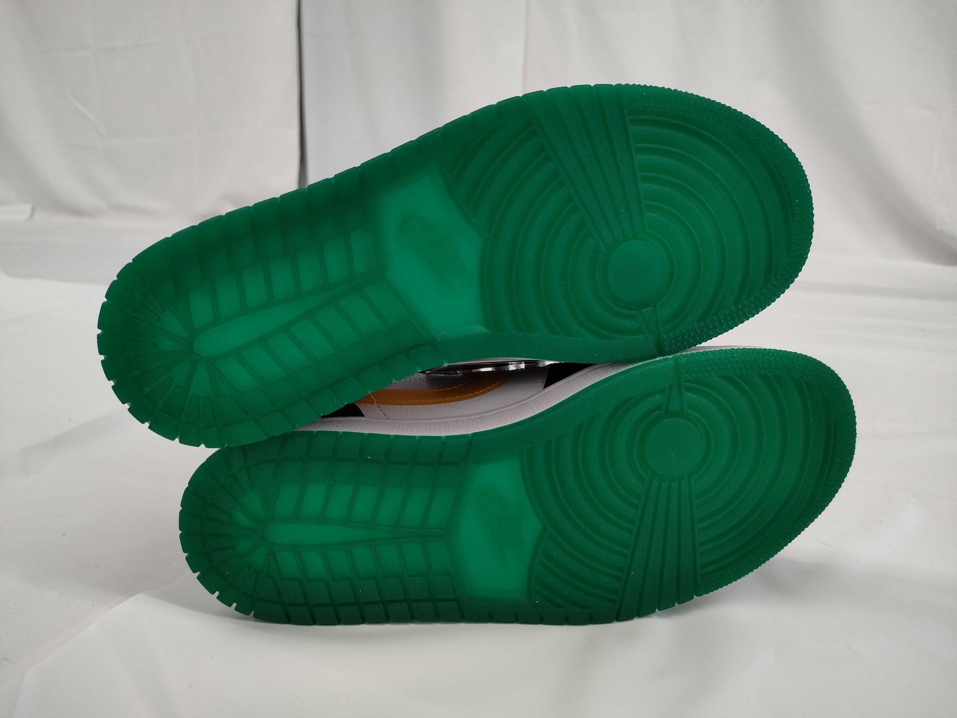 NIKE Air Jordan 1 Mid Black BQ6472-063 Sneakers