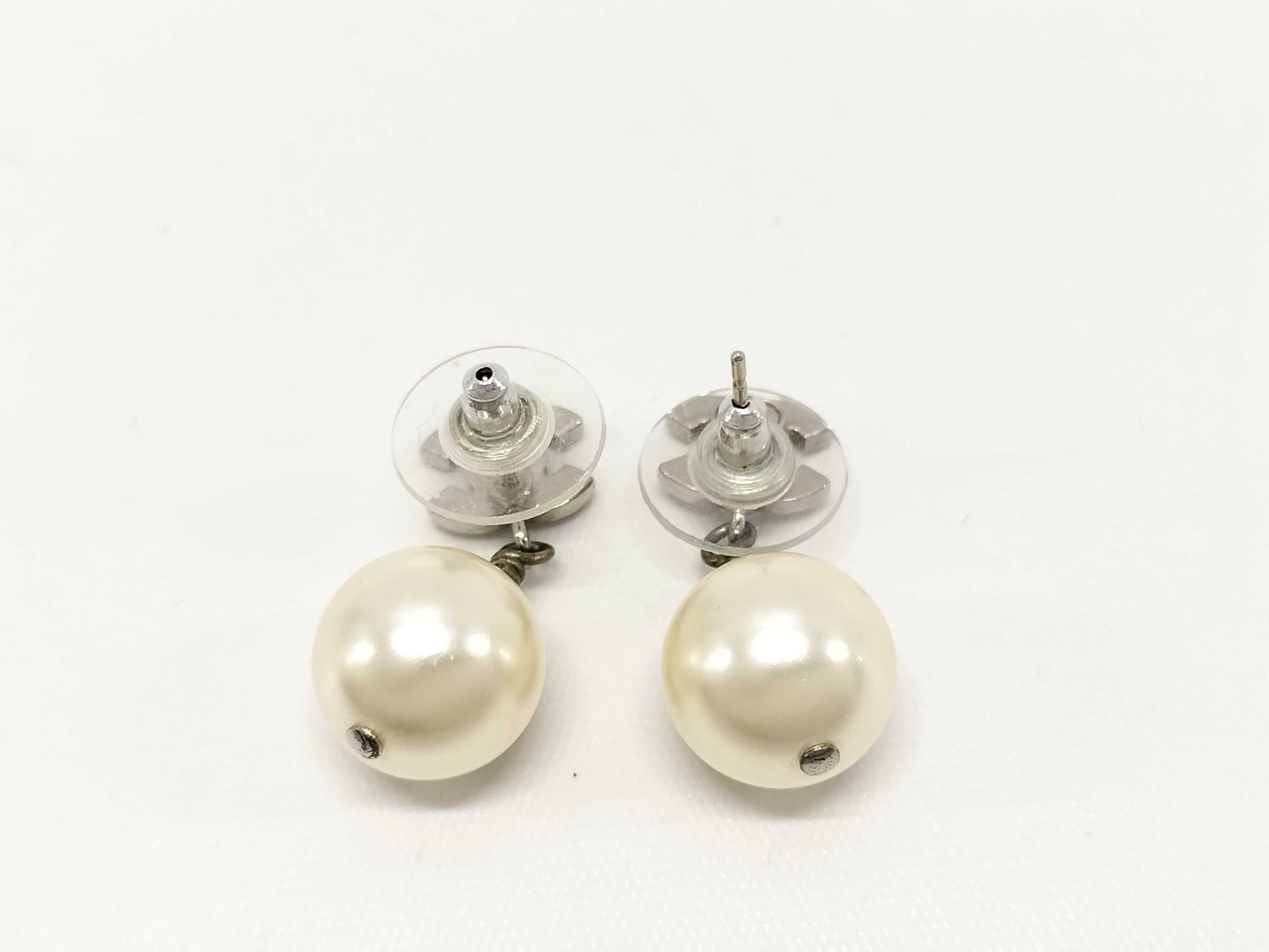 CHANEL Pearl Earrings A18 Earrings