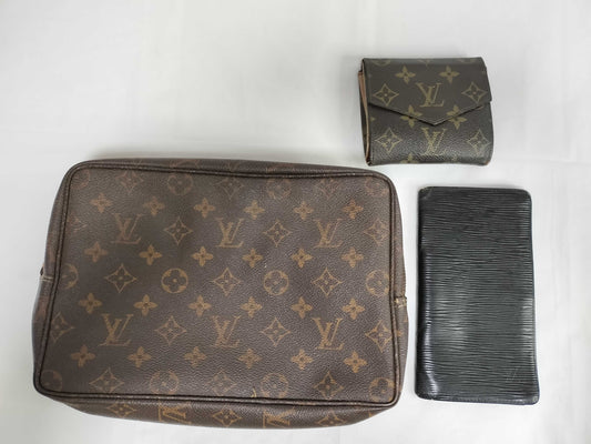 LOUIS VUITTON Epi True Towel/W-hook set wallet