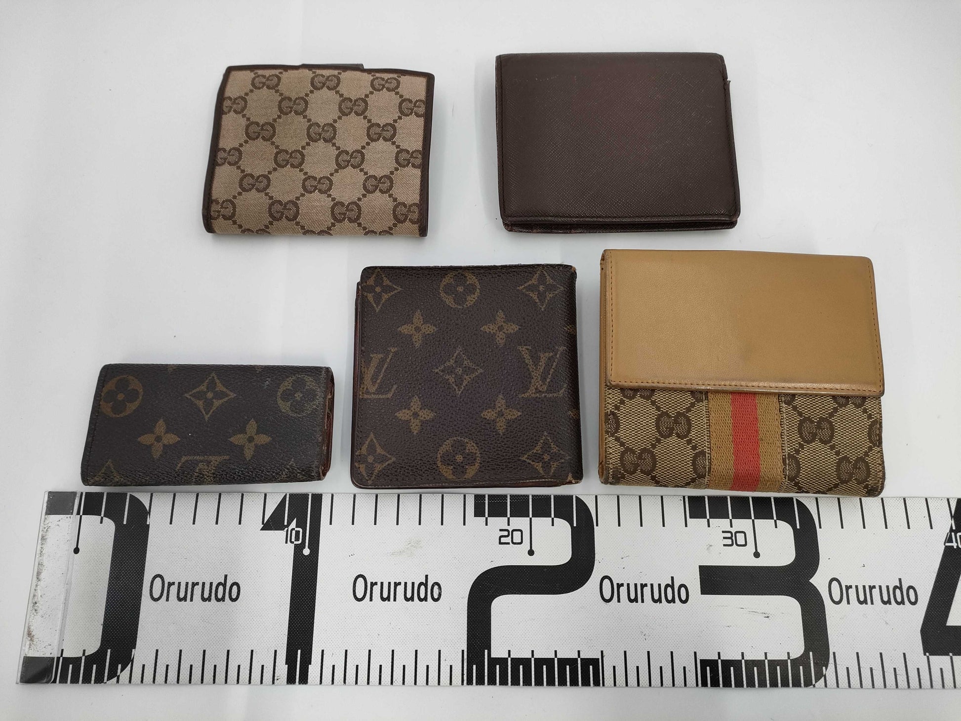 LOUIS VUITTON/Burberry/Gucci Wallet and Accessory Set 