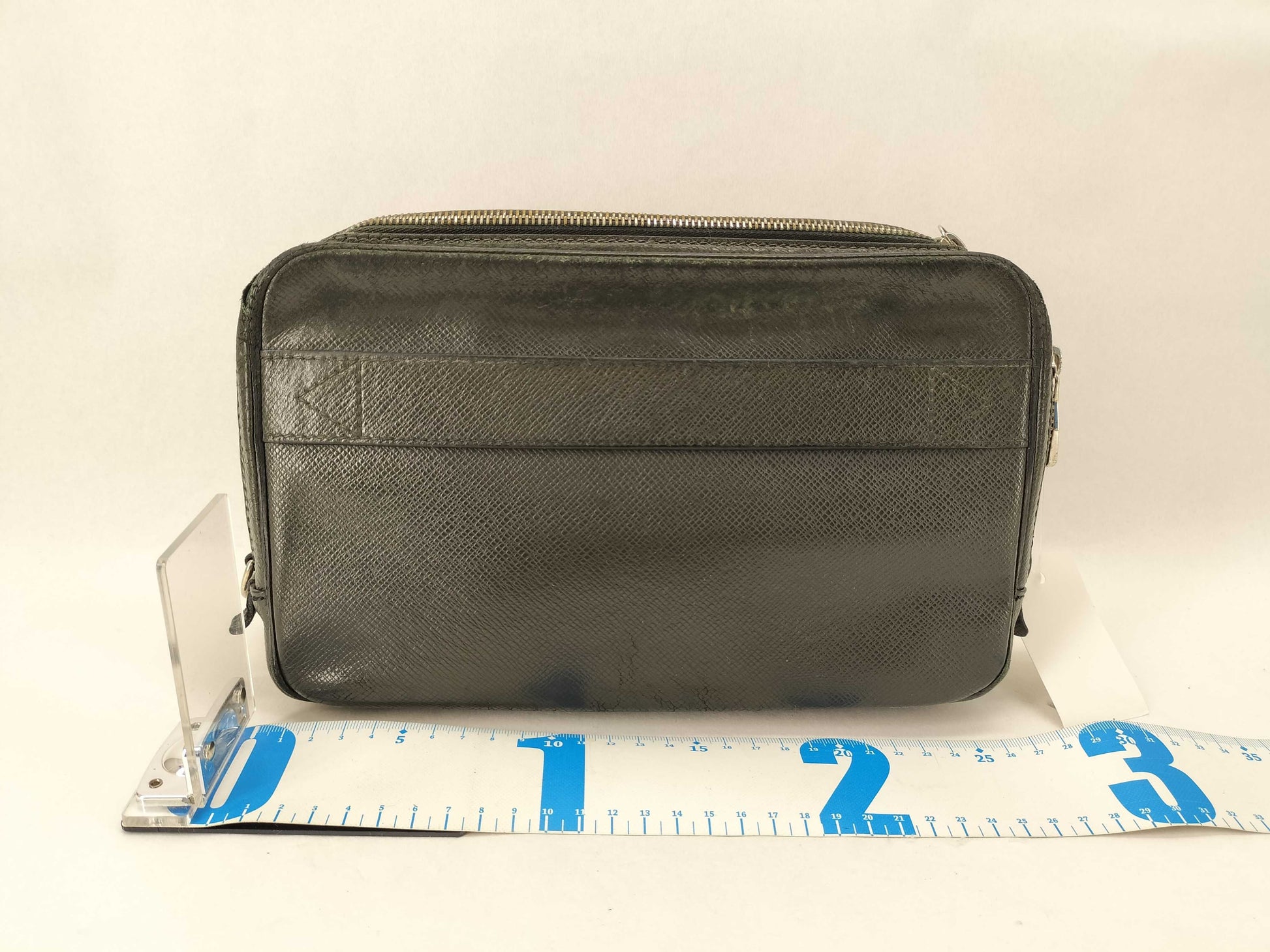 LOUIS VUITTON Taiga Second Bag