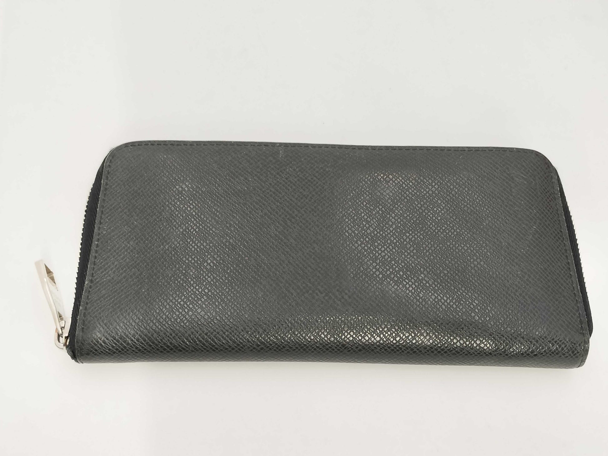 LOUIS VUITTON Taiga Zippy Wallet Vertical Wallet