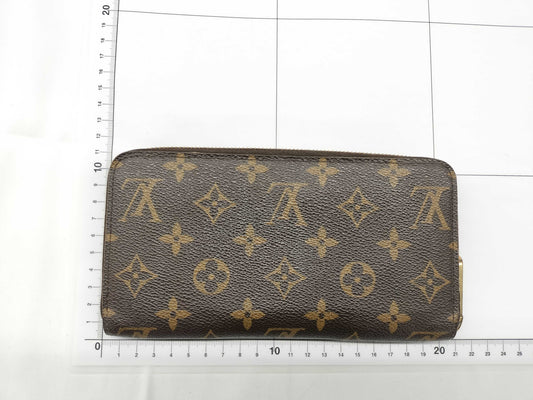 LOUIS VUITTON Monogram Zippy Wallet Monogram Wallet