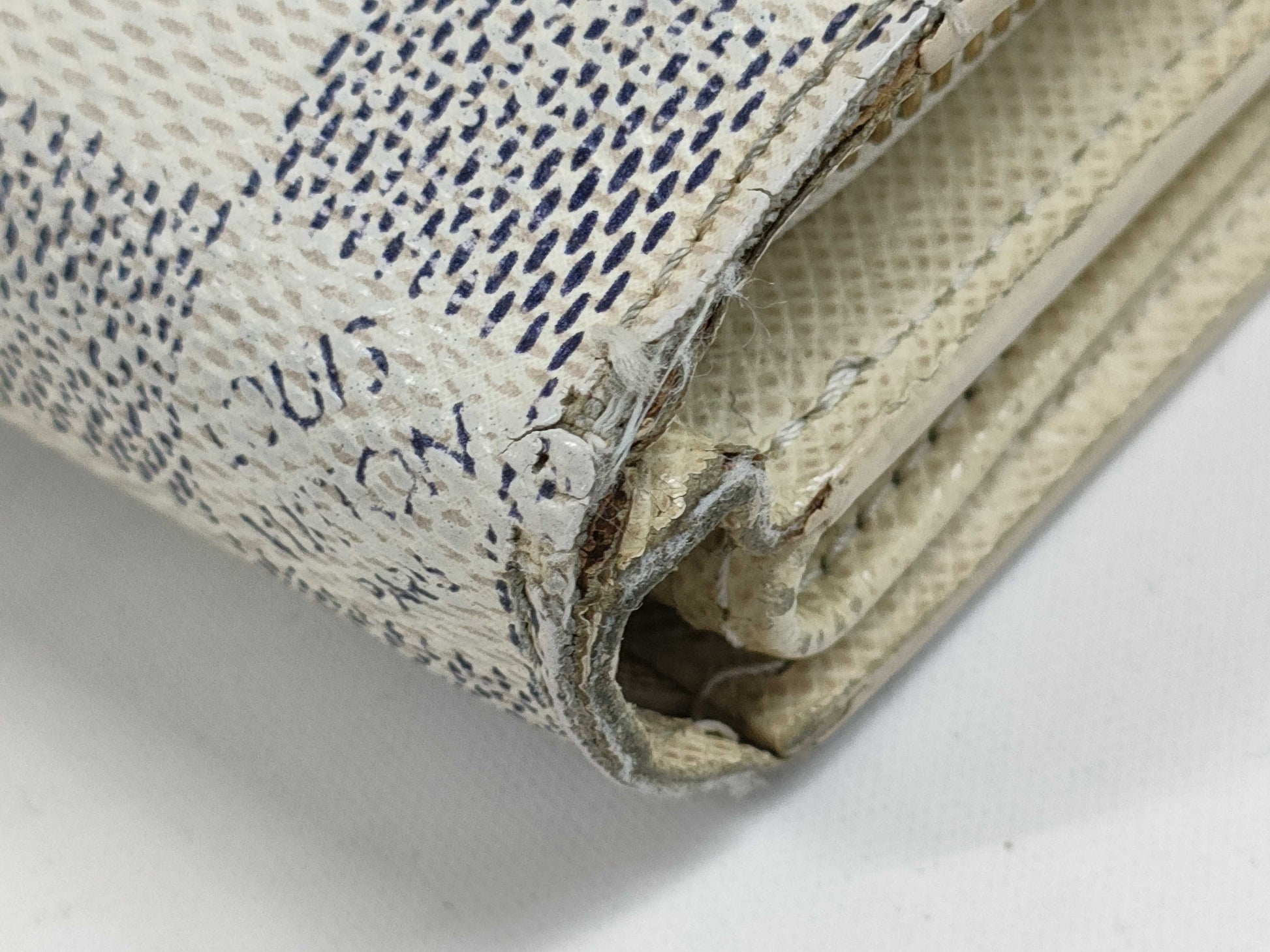 LOUIS VUITTON Damier Azul Portefeuille Koala Wallet