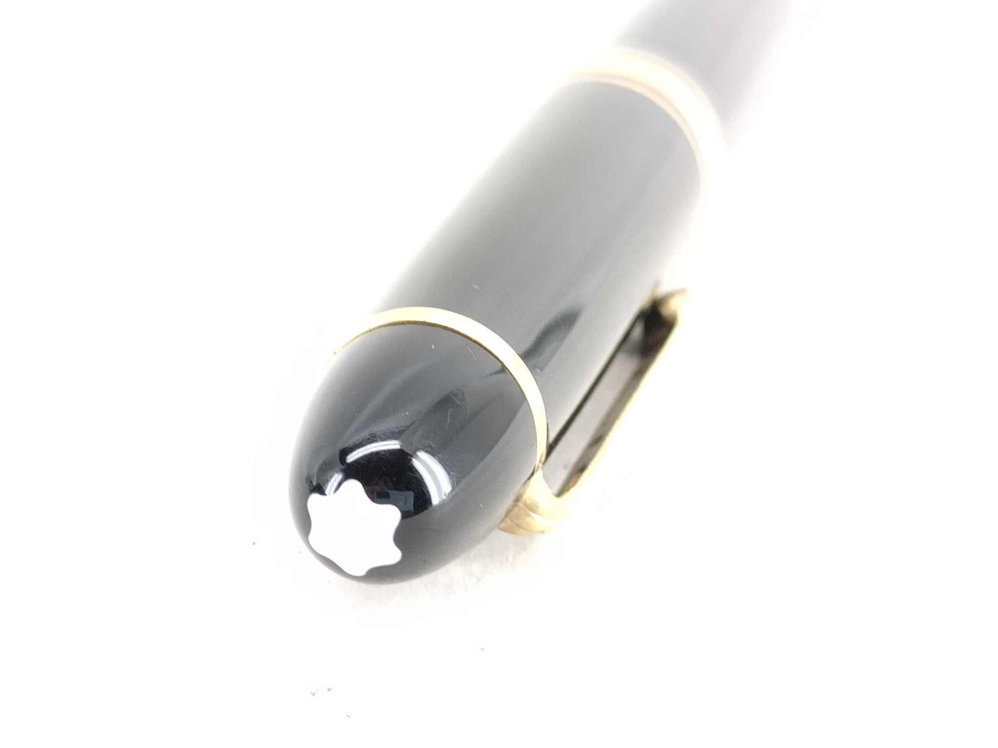 MONTBLANC Meisterstück 585 Fountain Pen