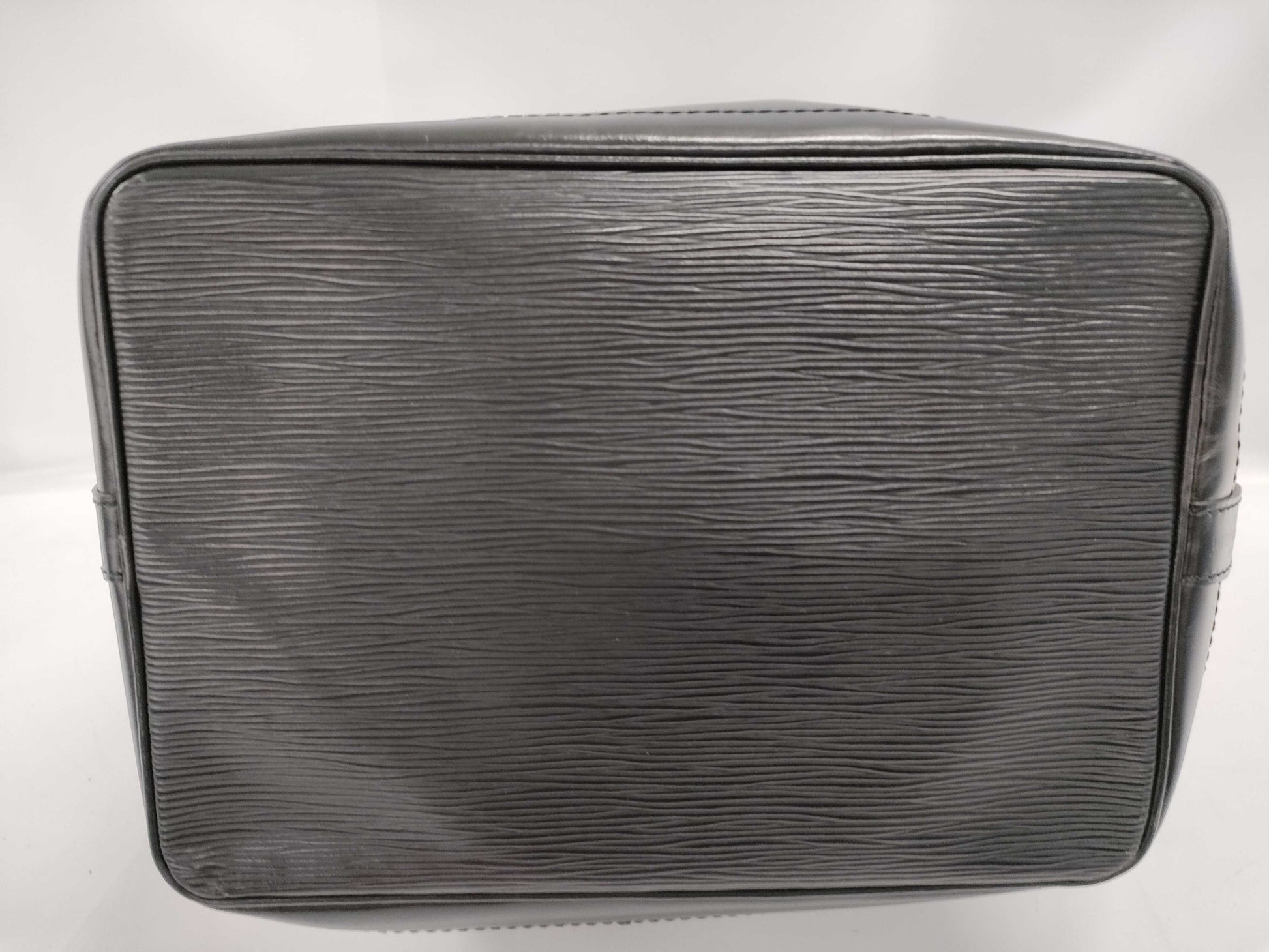 LOUIS VUITTON Epi Noe Black Shoulder Bag