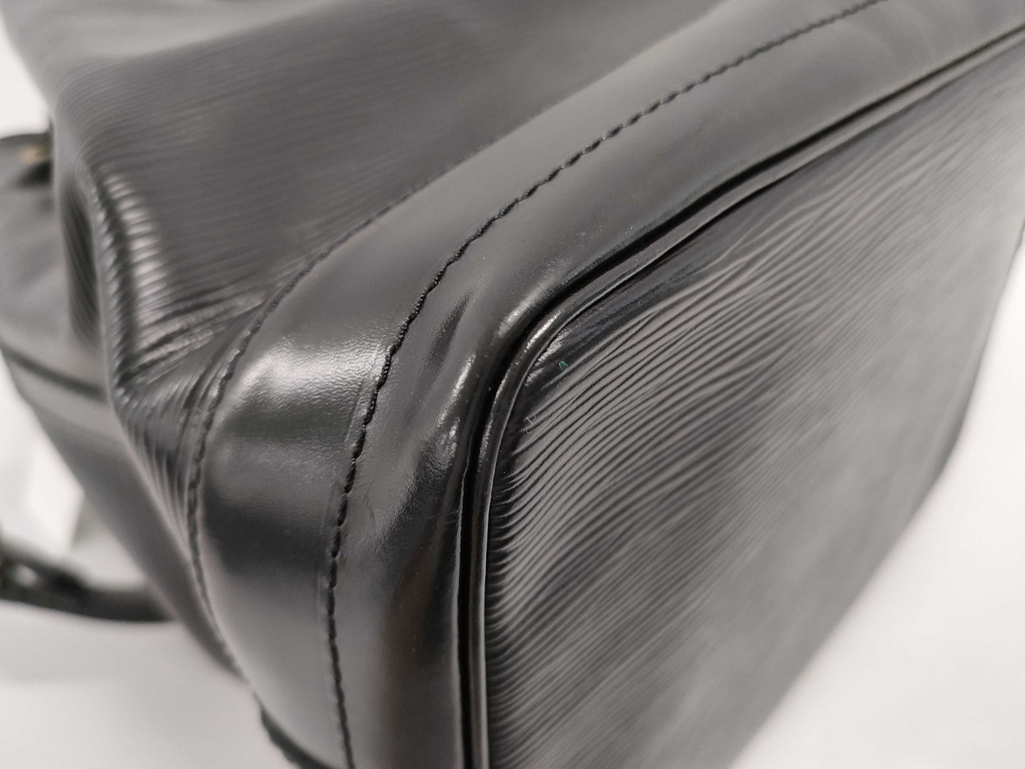 LOUIS VUITTON Epi Noe Black Shoulder Bag