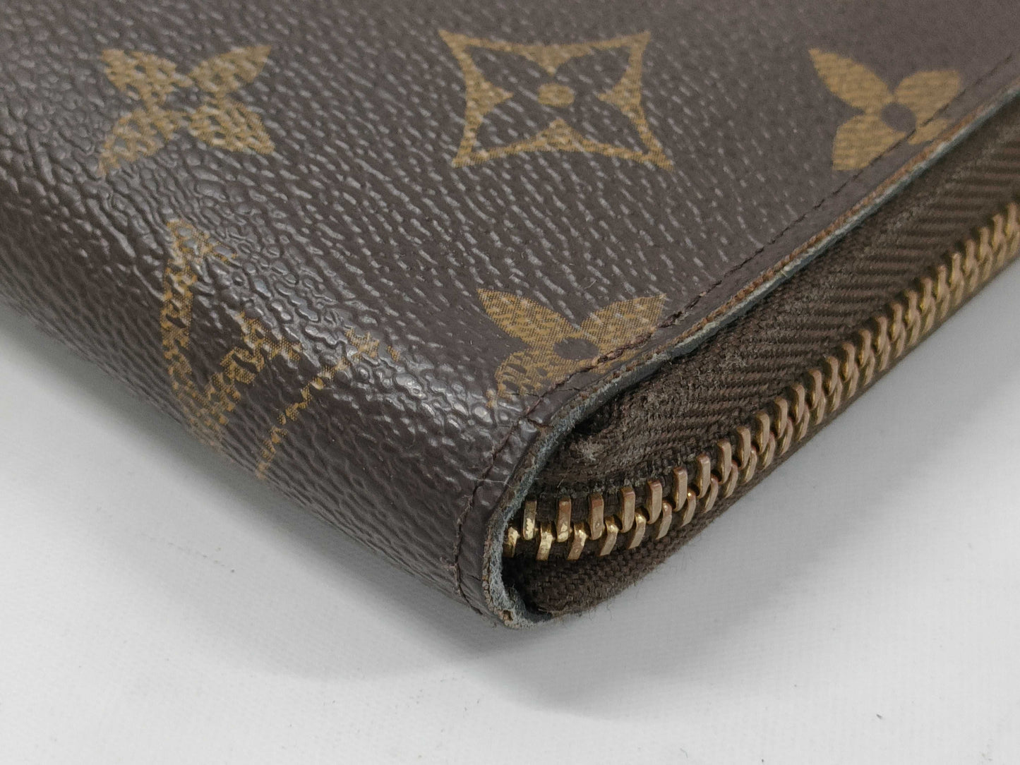LOUIS VUITTON Monogram Zippy Wallet