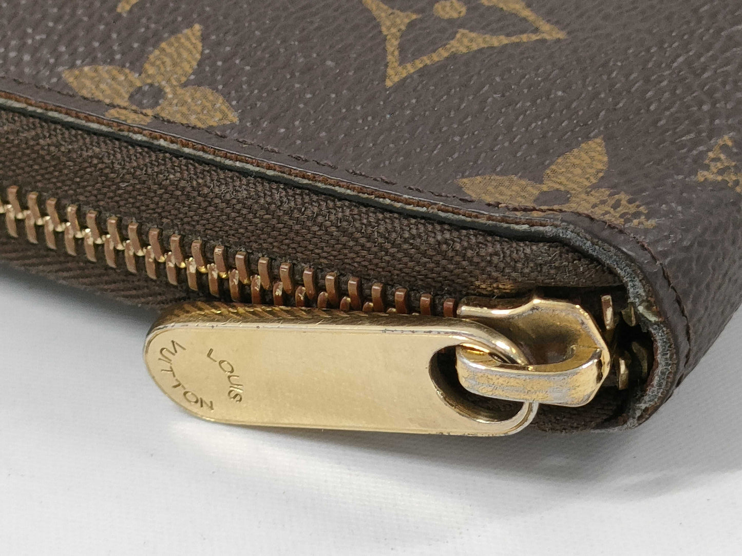 LOUIS VUITTON Monogram Zippy Wallet