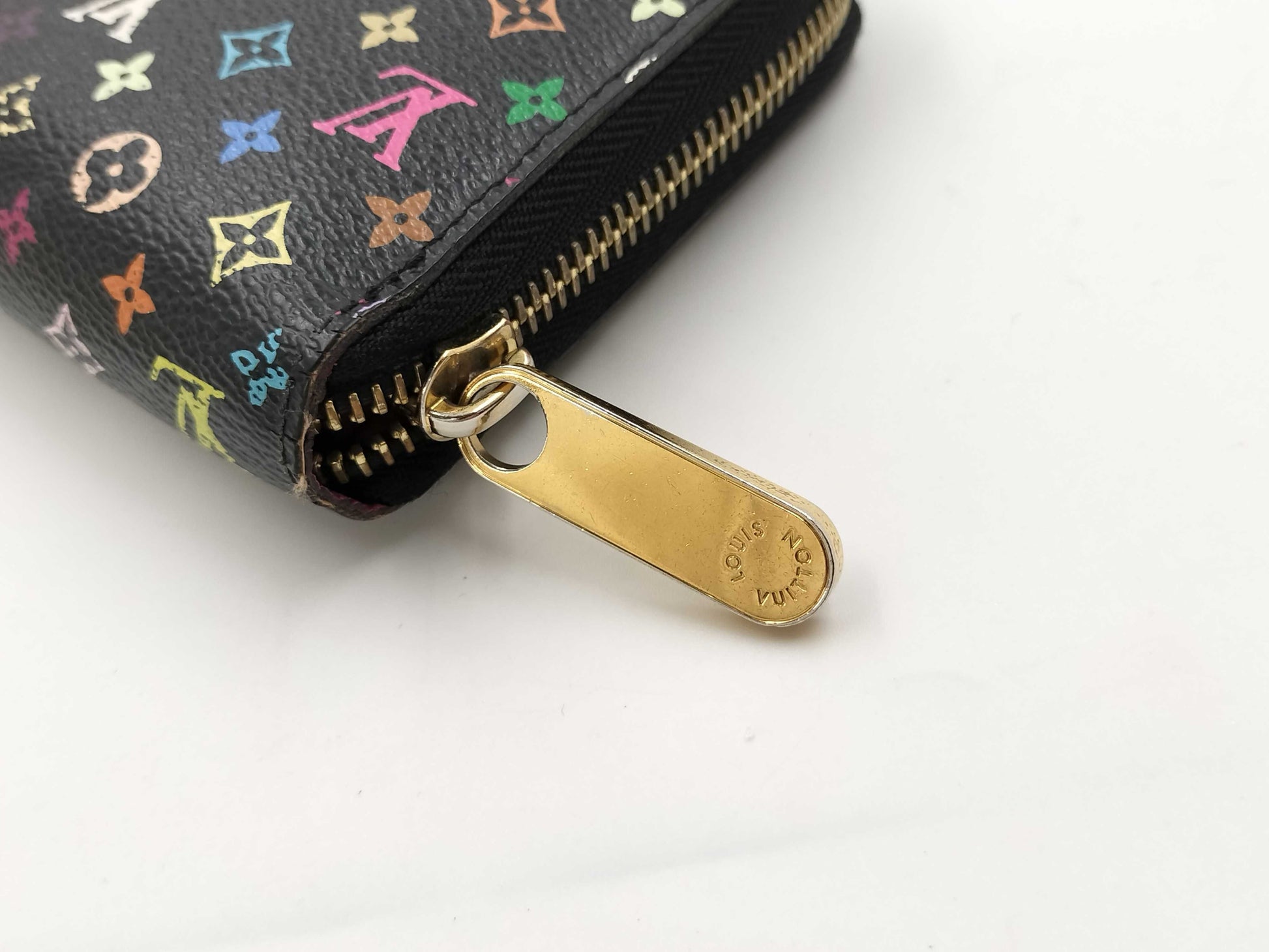 LOUIS VUITTON Zippy Wallet