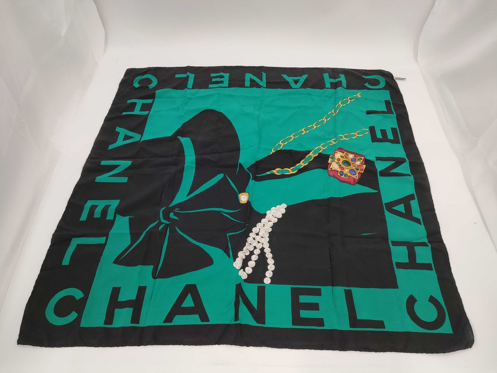 CHANEL Scarves