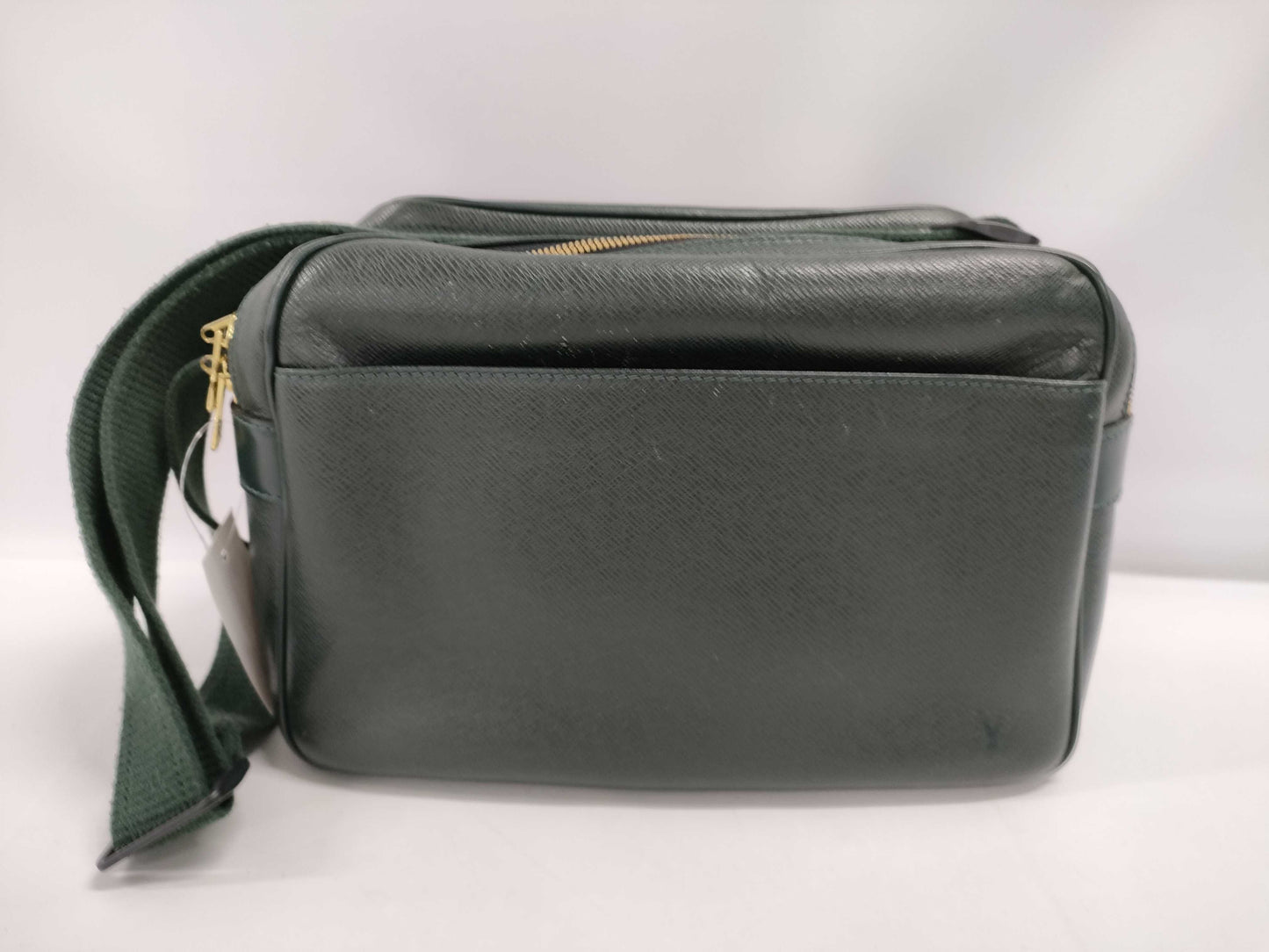 LOUIS VUITTON Taiga Reporter M30154 Shoulder Bag