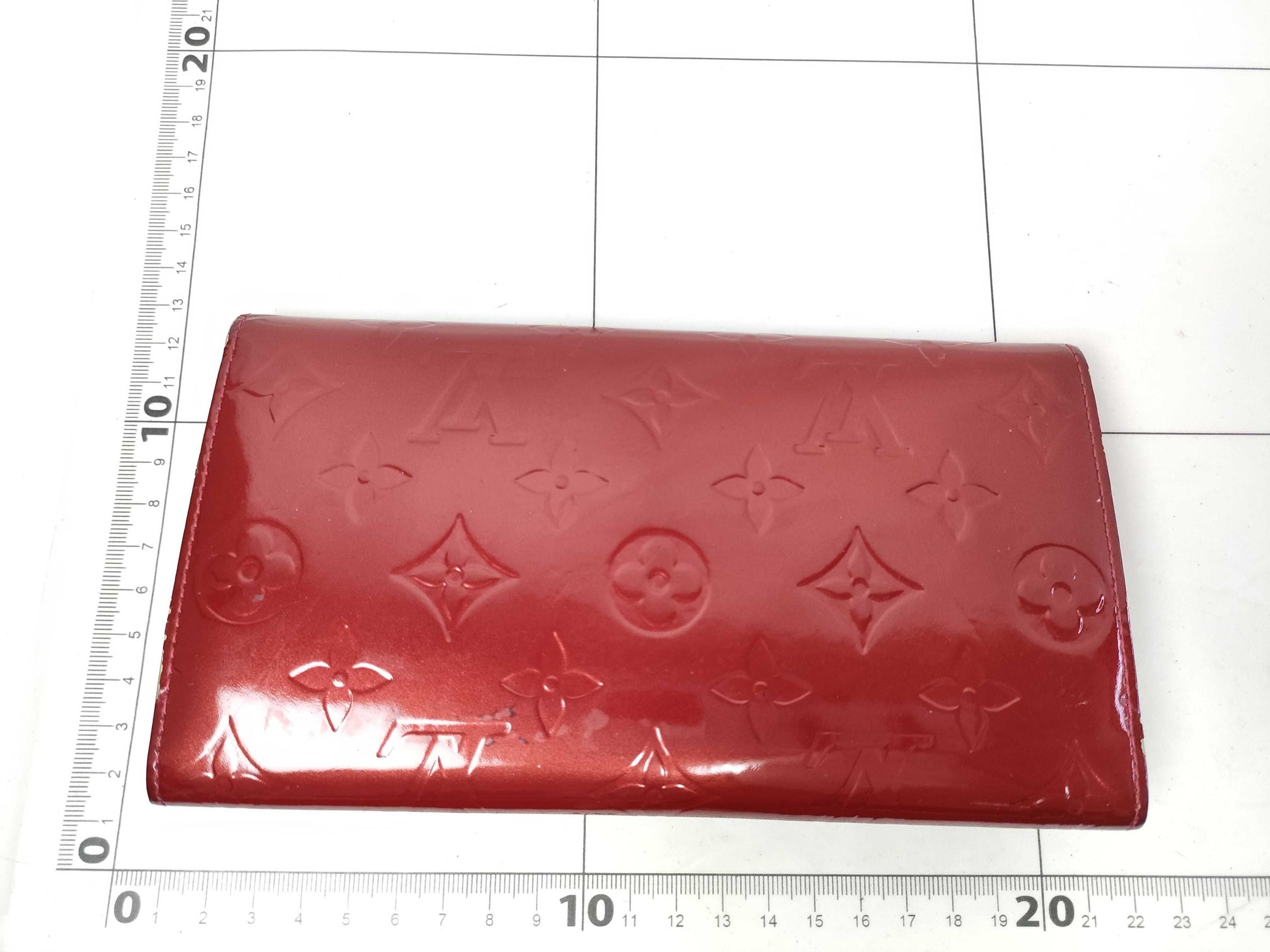 LOUIS VUITTON Epi/Vernis Round Wallet 