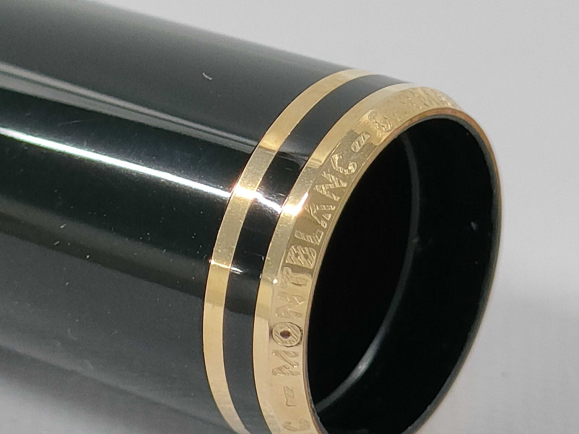 Montblanc Classic 585 Pen