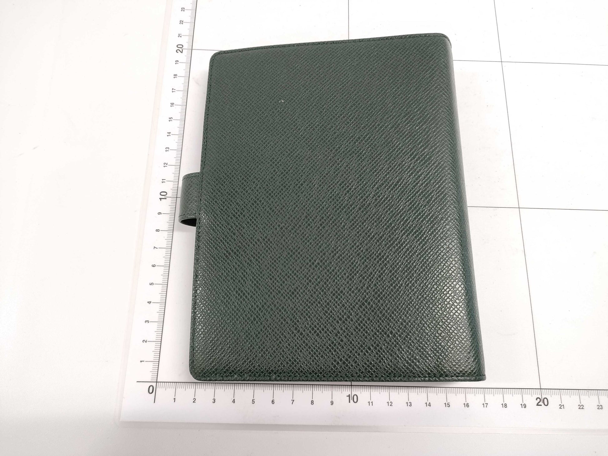 LOUIS VUITTON Taiga Agenda PM Notebook Cover