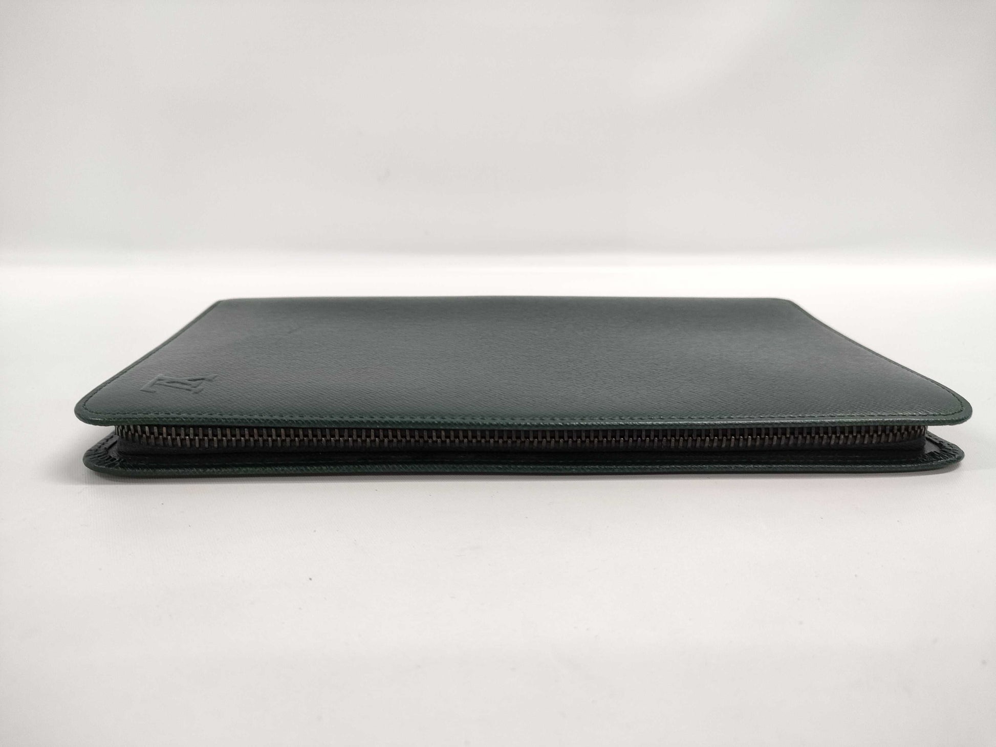 LOUIS VUITTON Taiga M30394 Porte Valeur Carte Credit Other Accessories